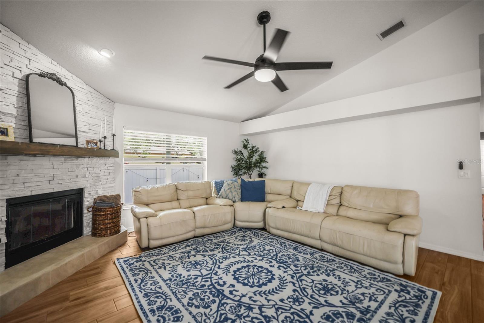 Image 20 of 58 For 4802 Queen Palm Terrace Ne