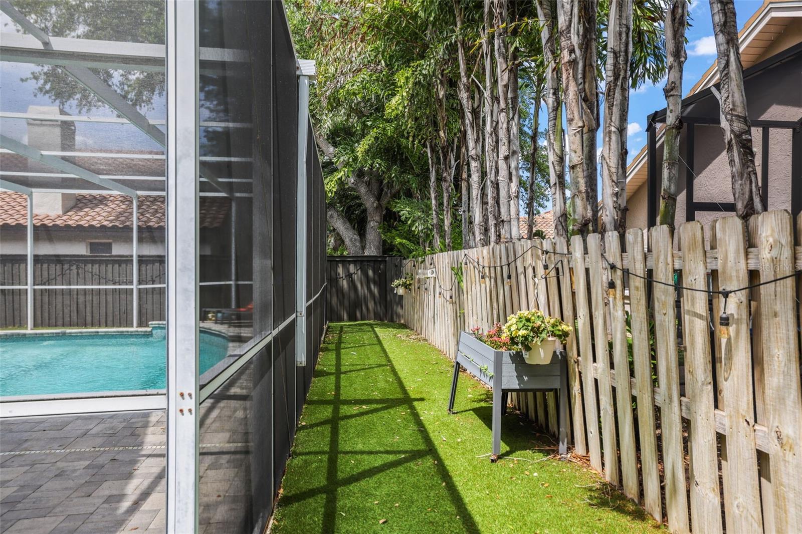 Image 33 of 58 For 4802 Queen Palm Terrace Ne