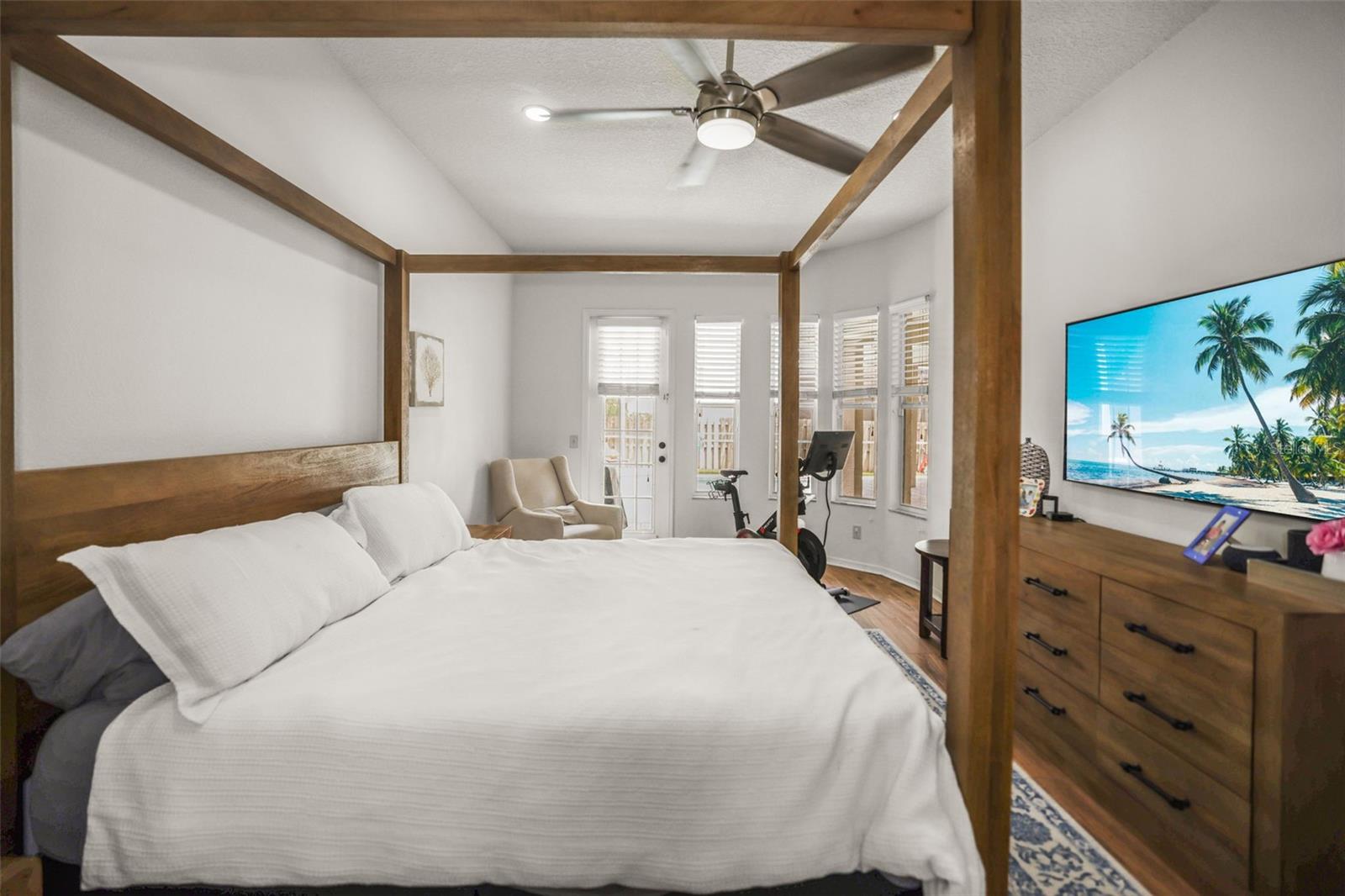 Image 36 of 58 For 4802 Queen Palm Terrace Ne