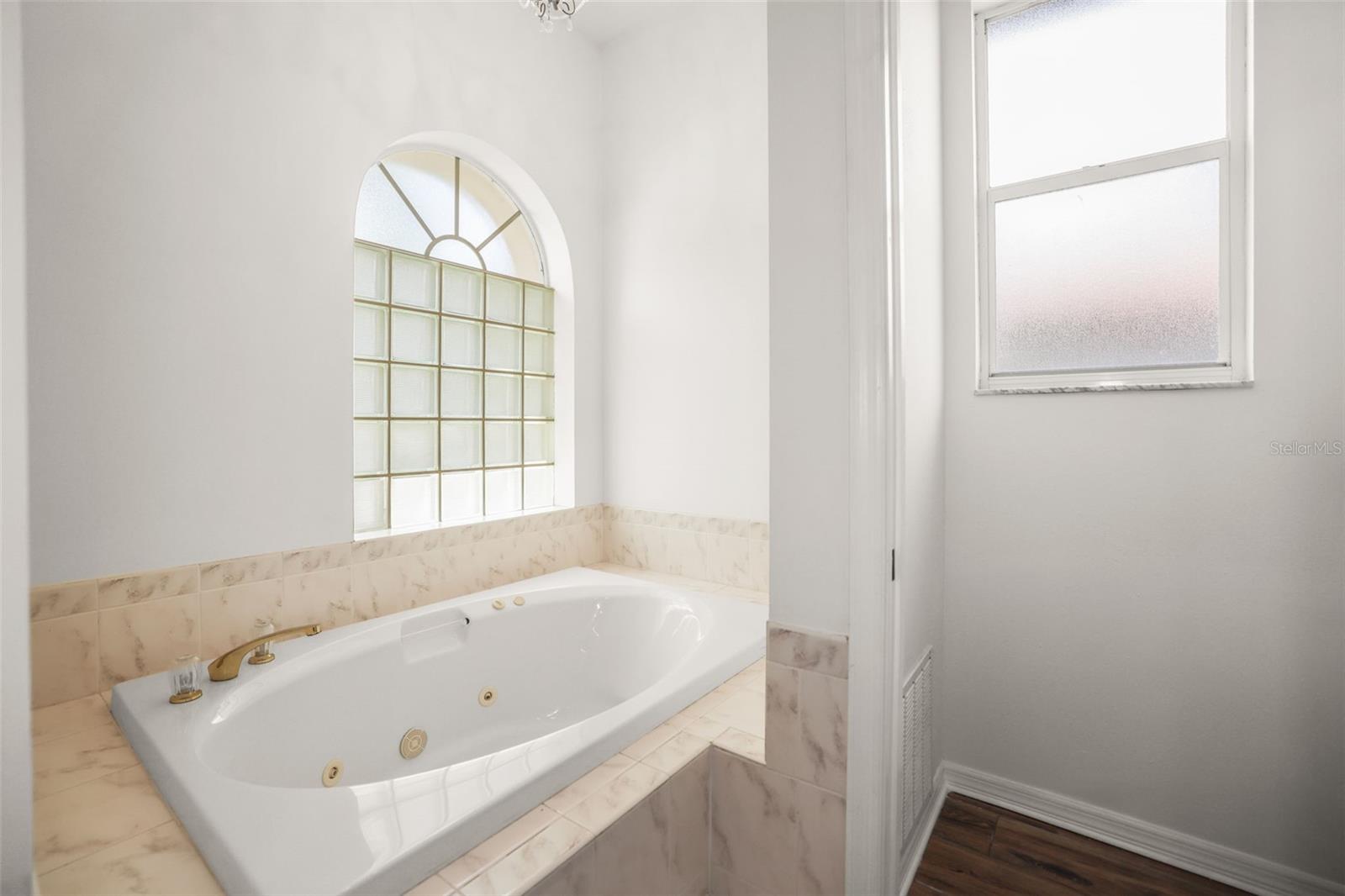 Image 39 of 58 For 4802 Queen Palm Terrace Ne