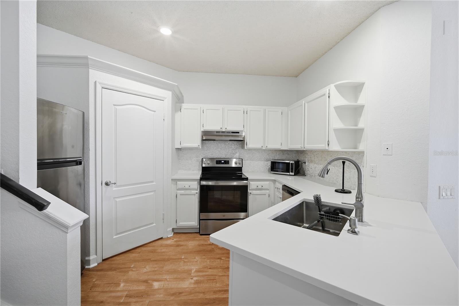 Image 12 of 28 For 604 Seascape Way