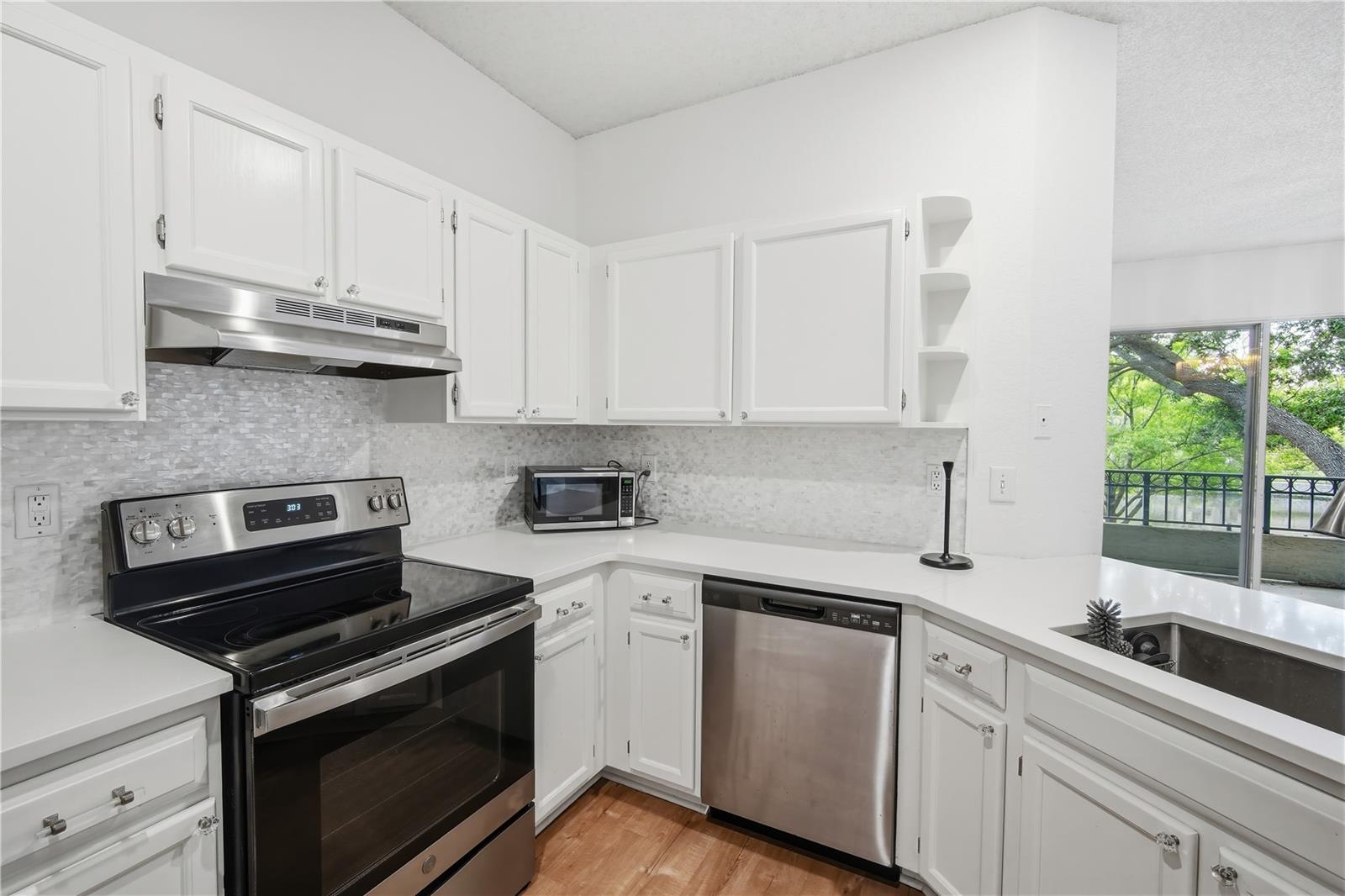 Image 13 of 28 For 604 Seascape Way