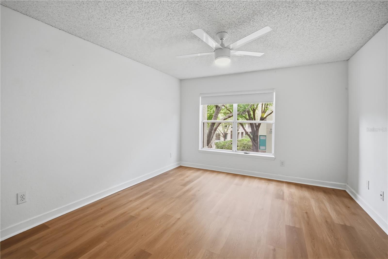 Image 18 of 28 For 604 Seascape Way