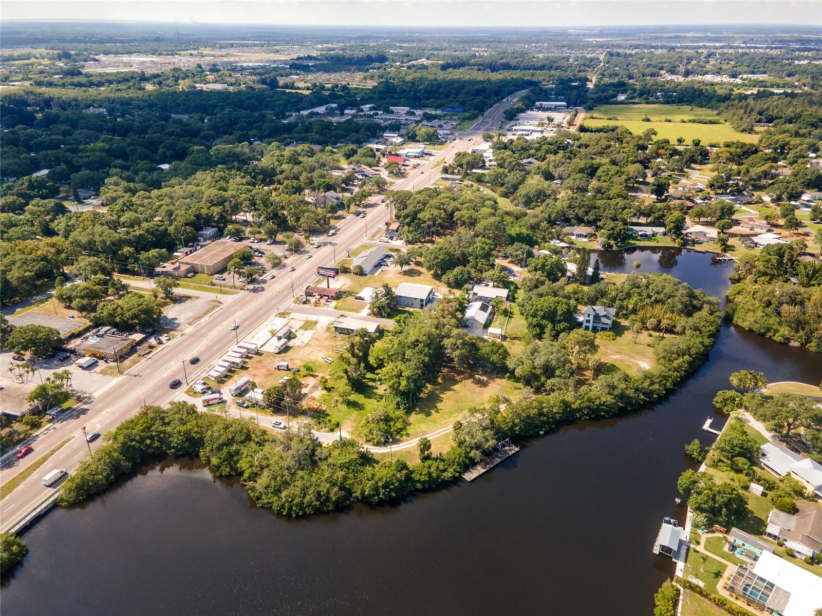 Image 17 of 37 For 102 Dickman Drive Sw