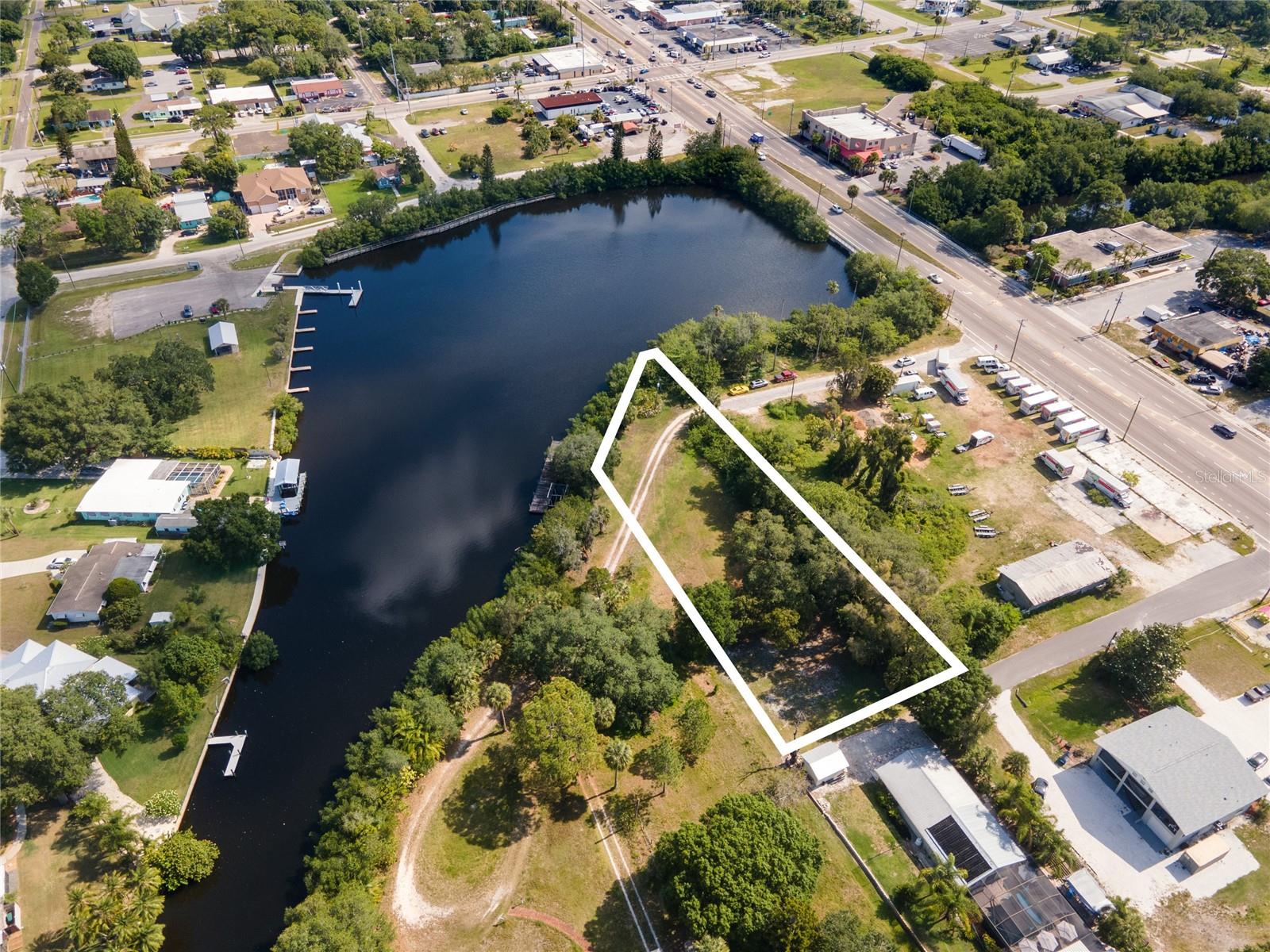 Image 18 of 37 For 102 Dickman Drive Sw