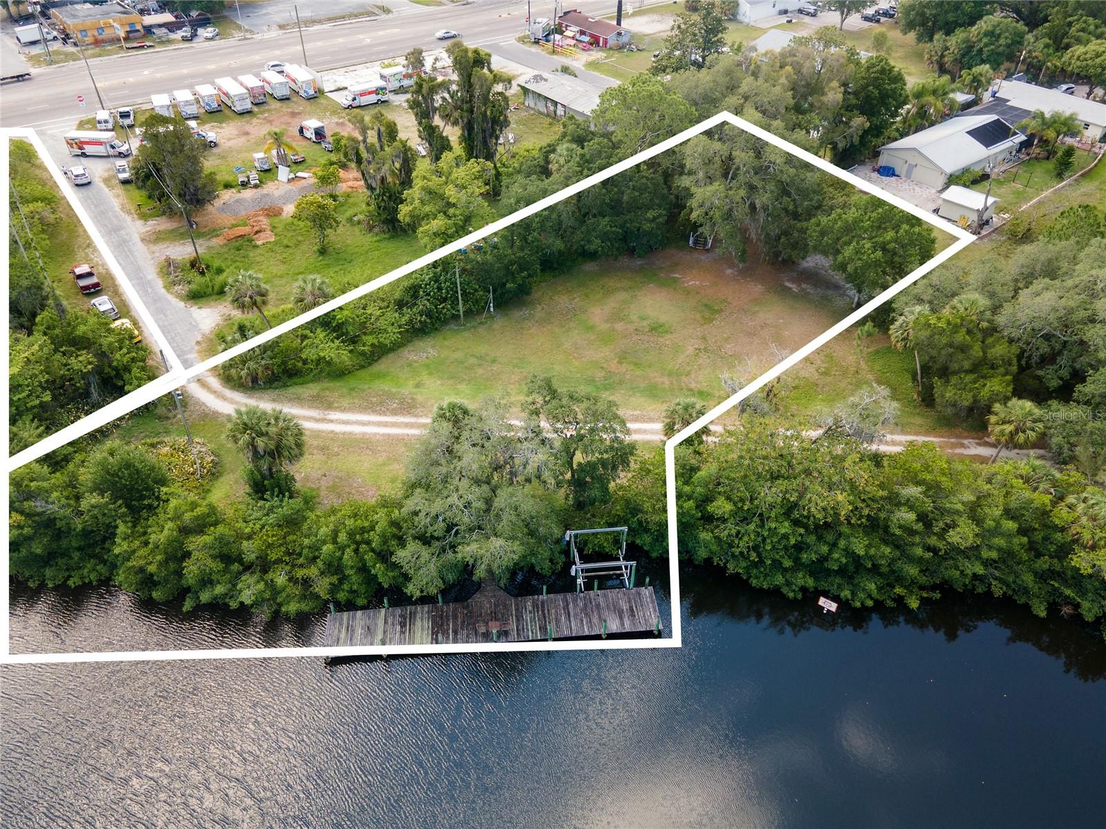 Image 2 of 37 For 102 Dickman Drive Sw