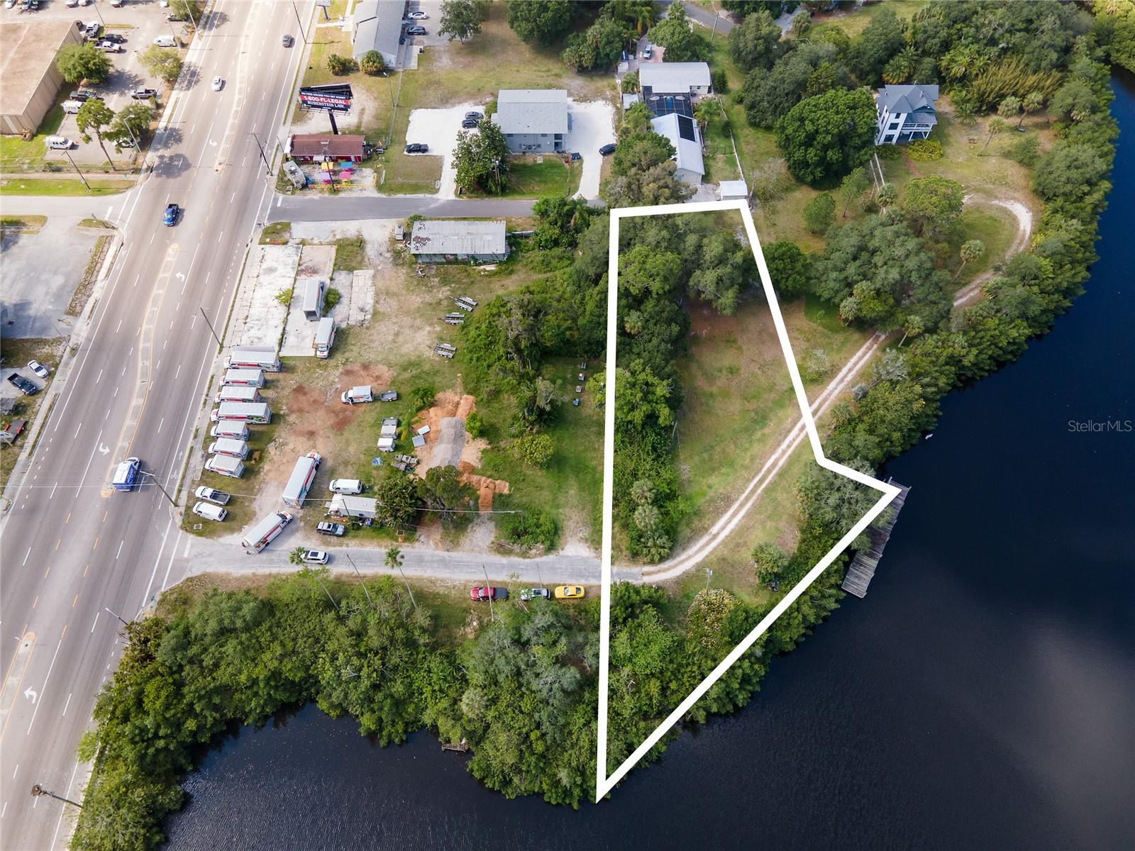 Image 21 of 37 For 102 Dickman Drive Sw