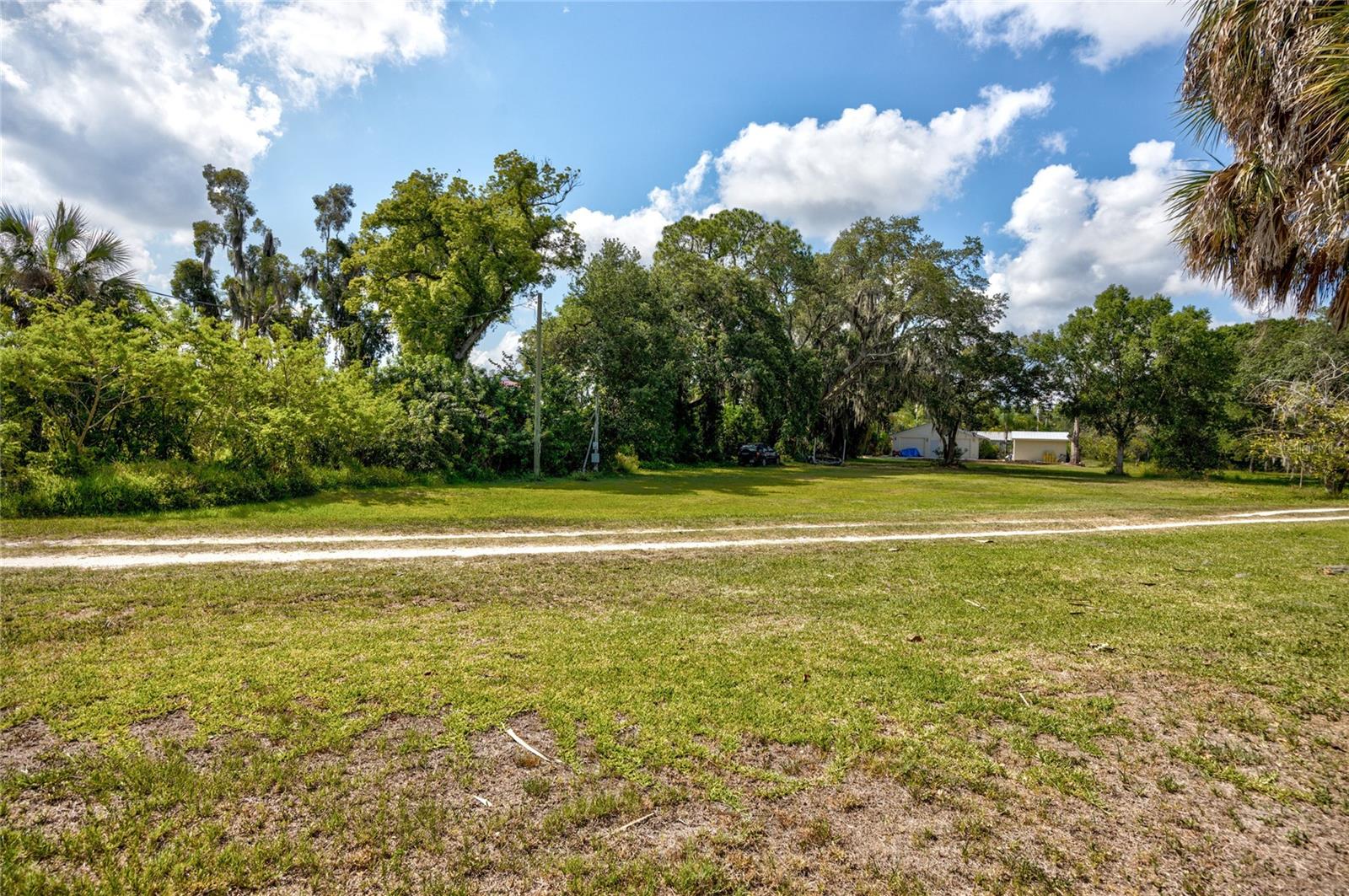 Image 28 of 37 For 102 Dickman Drive Sw