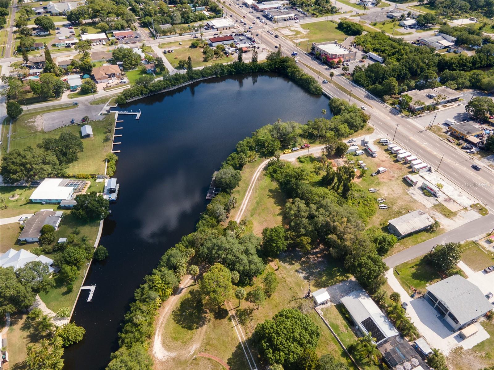 Image 3 of 37 For 102 Dickman Drive Sw