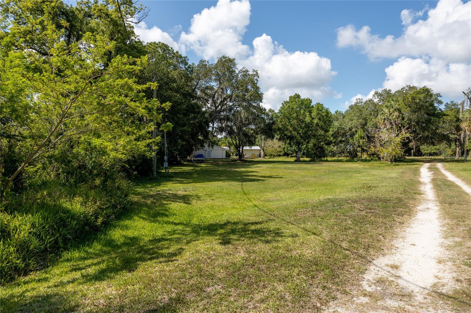 Image 32 of 37 For 102 Dickman Drive Sw