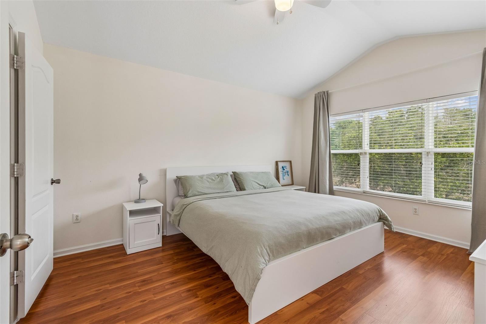 Image 19 of 46 For 26527 Castleview Way