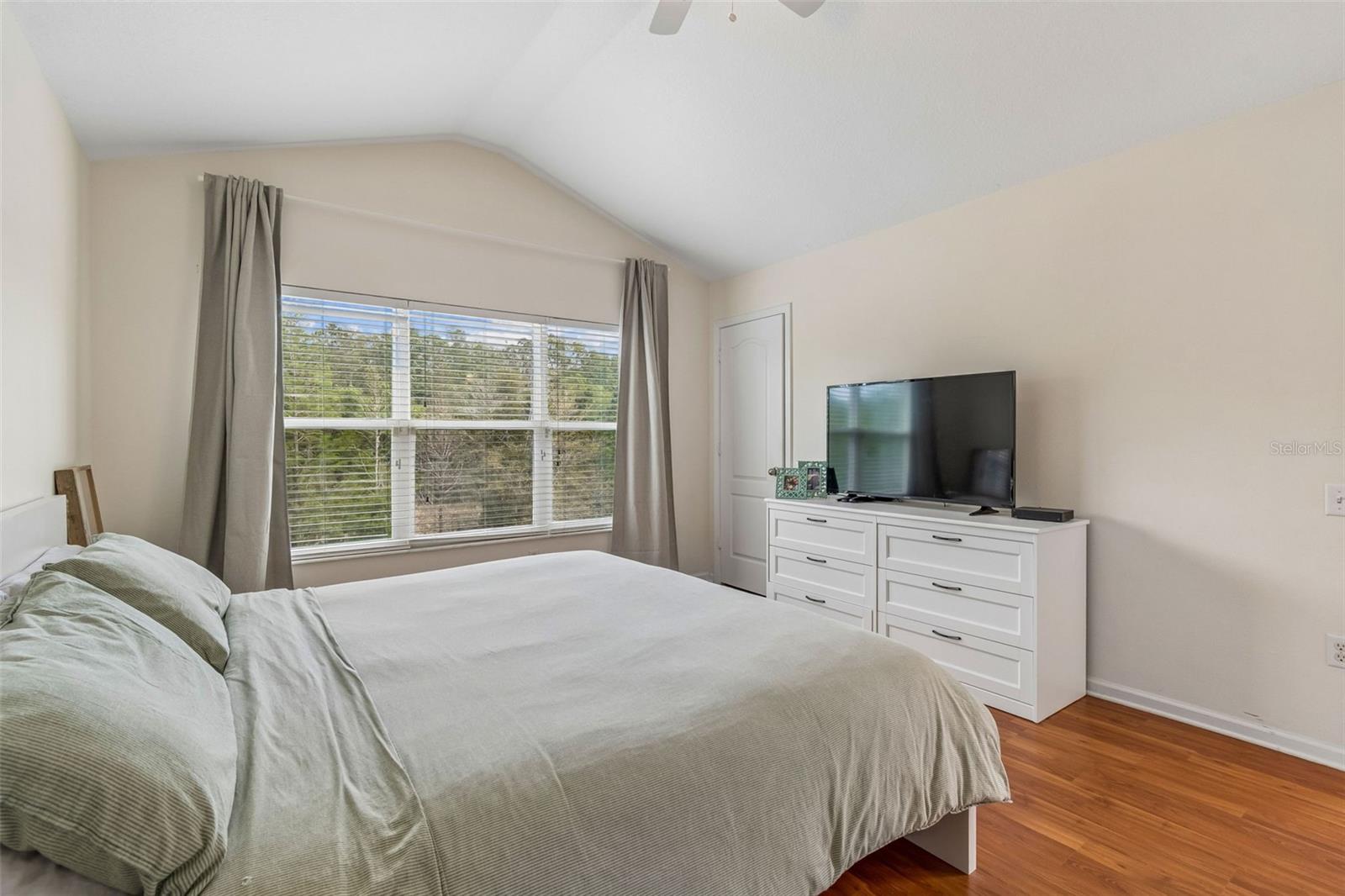 Image 20 of 46 For 26527 Castleview Way