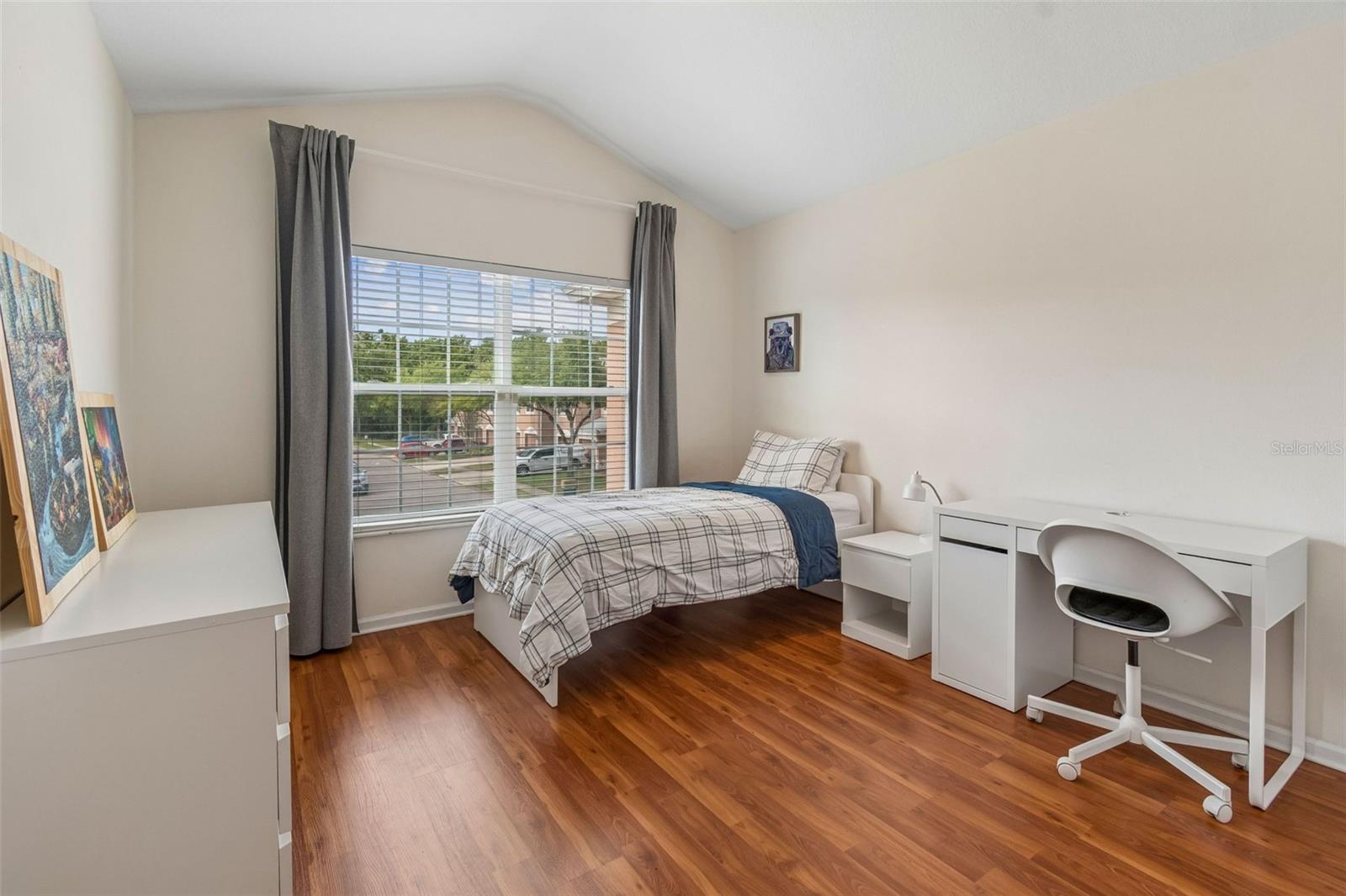 Image 23 of 46 For 26527 Castleview Way