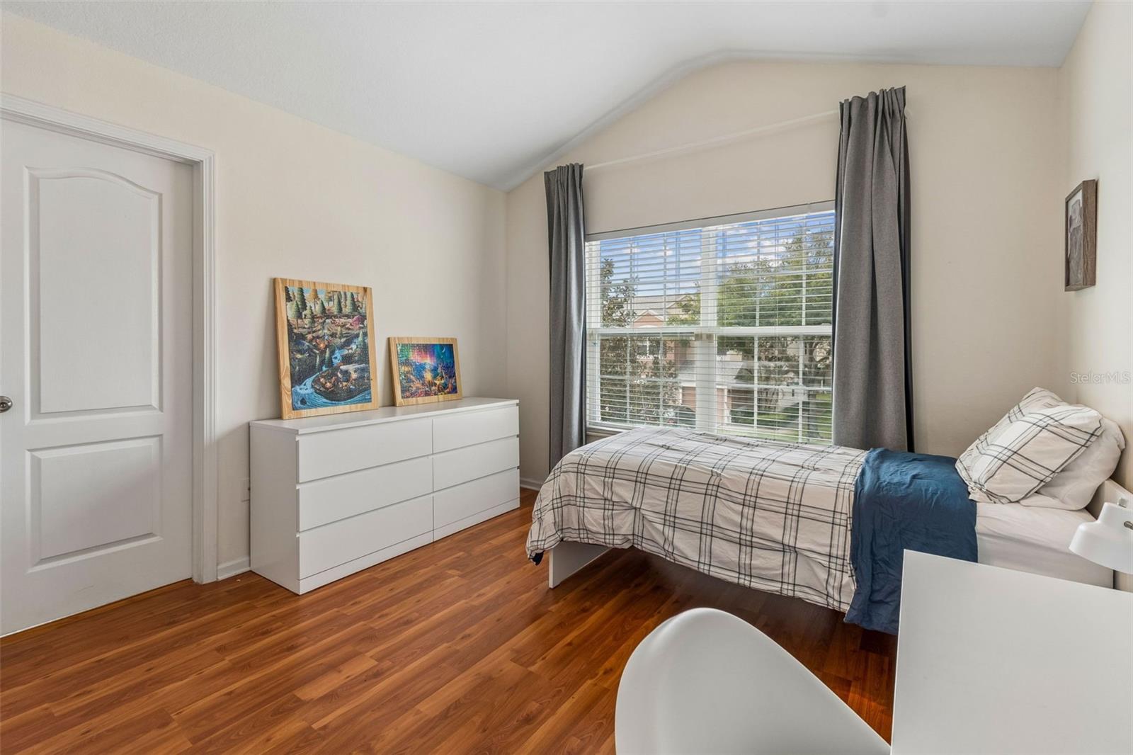 Image 24 of 46 For 26527 Castleview Way