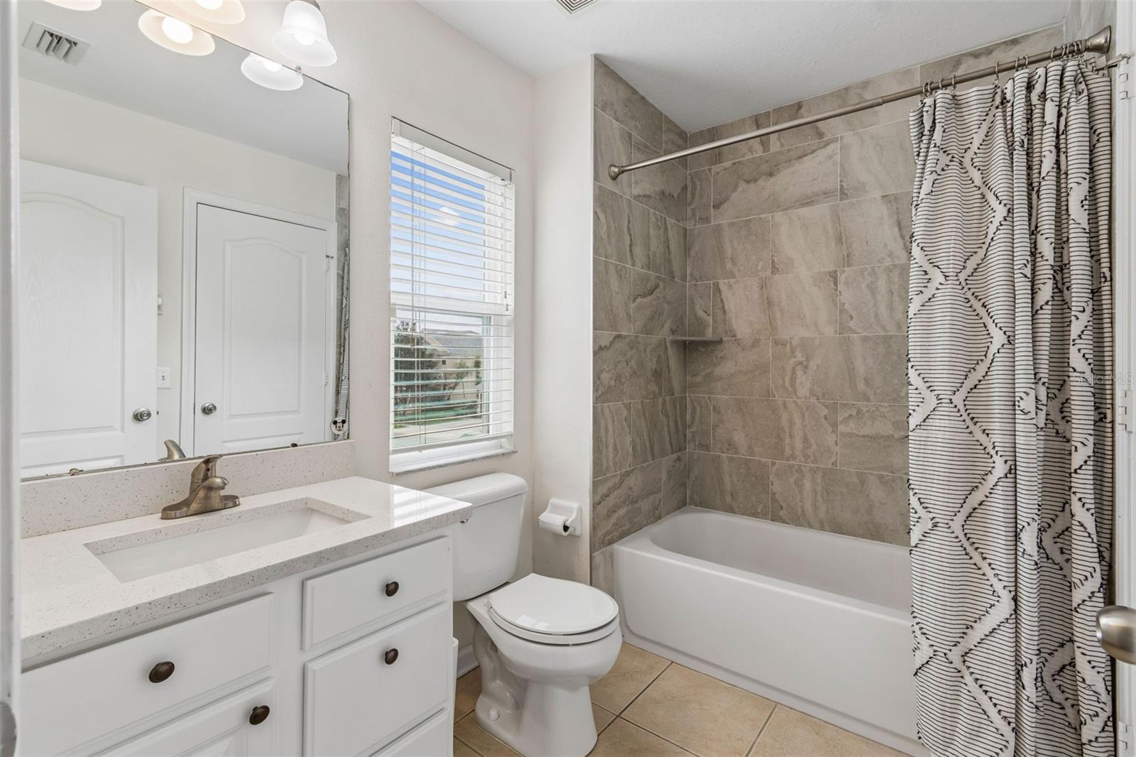 Image 29 of 46 For 26527 Castleview Way