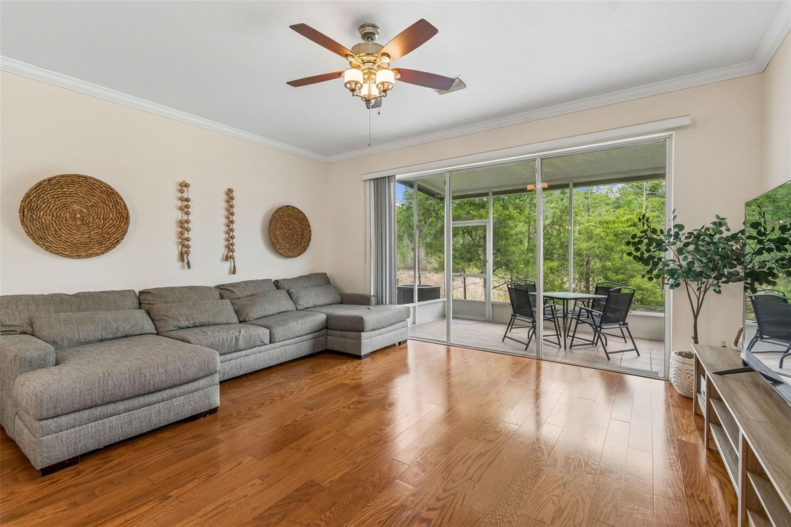 Image 9 of 46 For 26527 Castleview Way