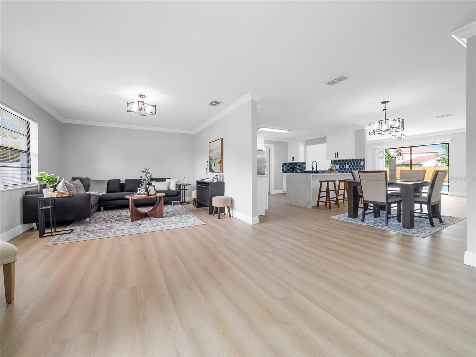 Image 8 of 42 For 11315 Carrollwood Estates Drive