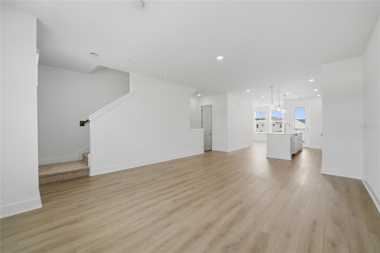 Image 11 of 33 For 15267 Hamlin Park Drive