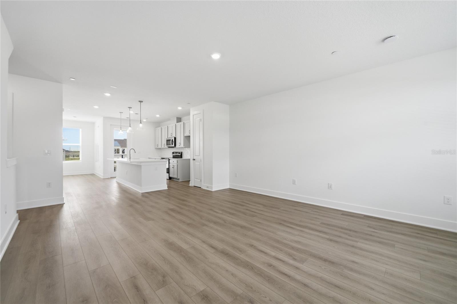 Image 12 of 33 For 15267 Hamlin Park Drive