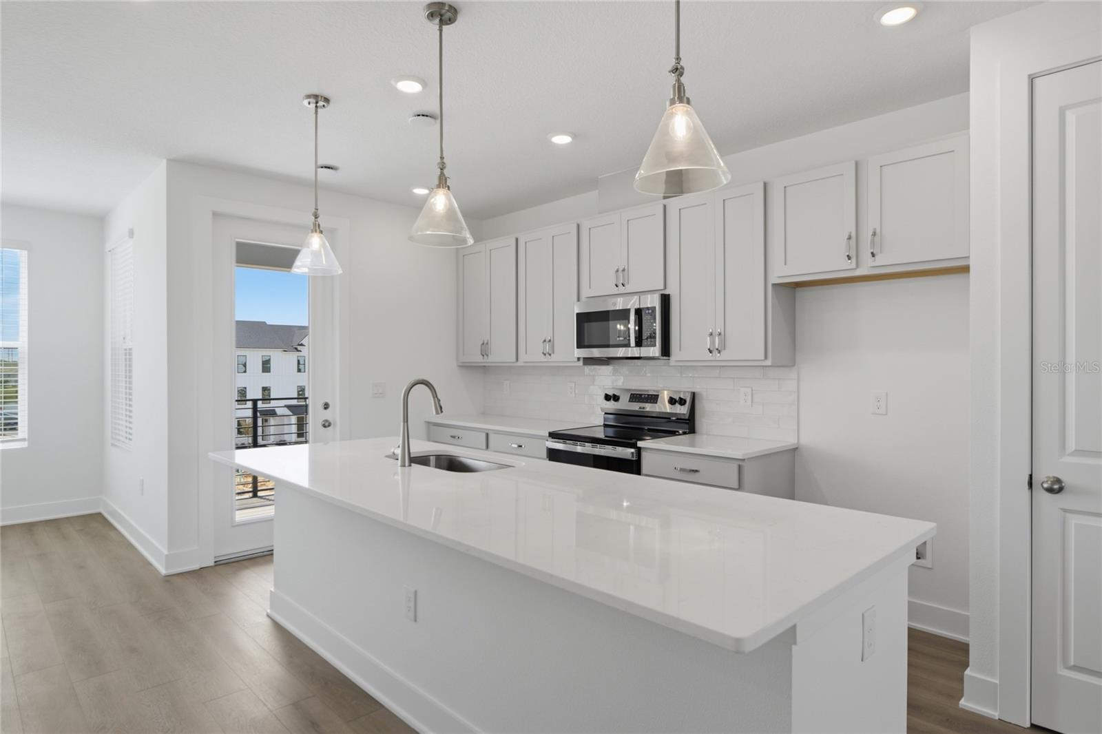 Image 13 of 33 For 15267 Hamlin Park Drive