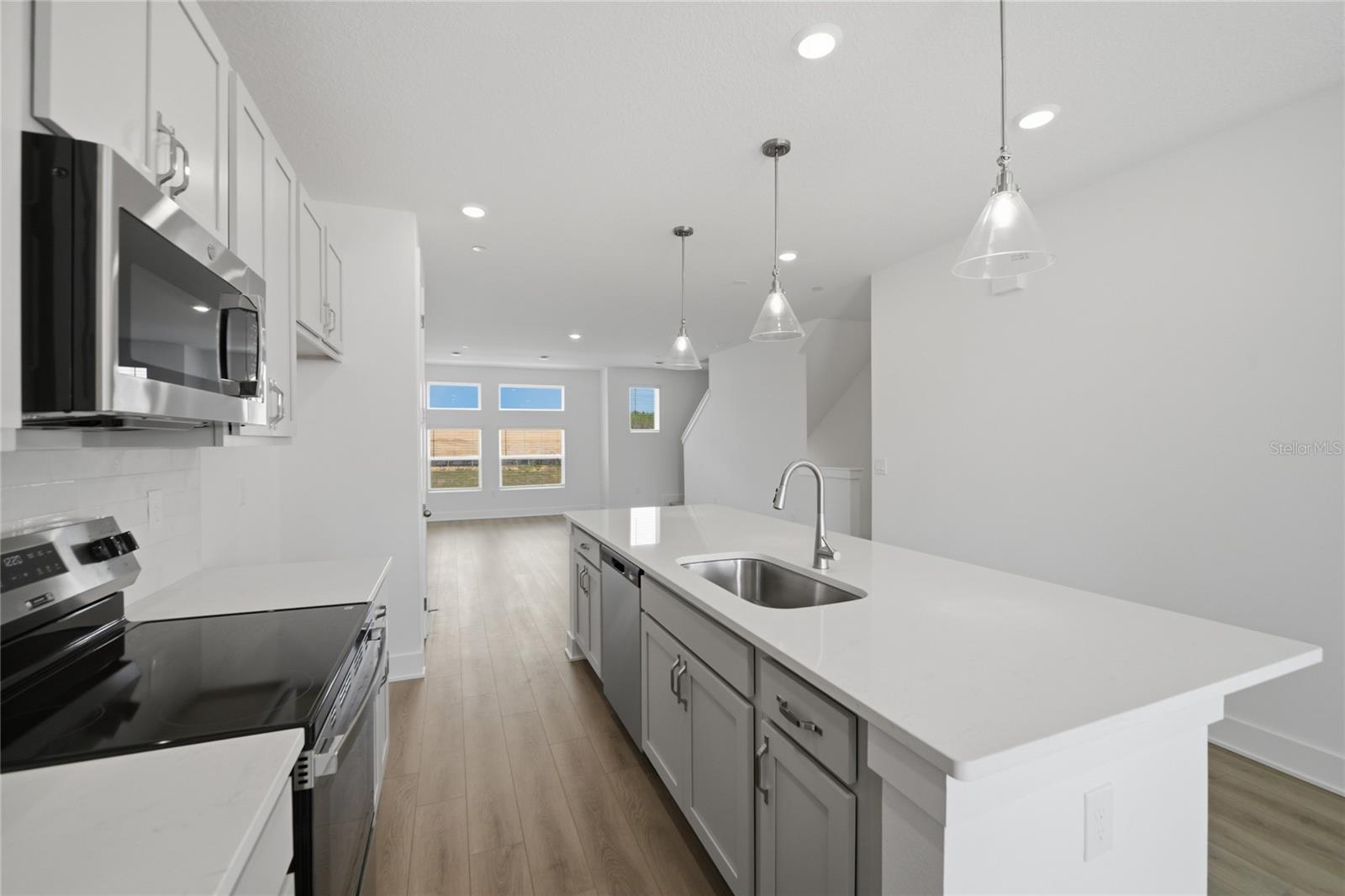 Image 15 of 33 For 15267 Hamlin Park Drive
