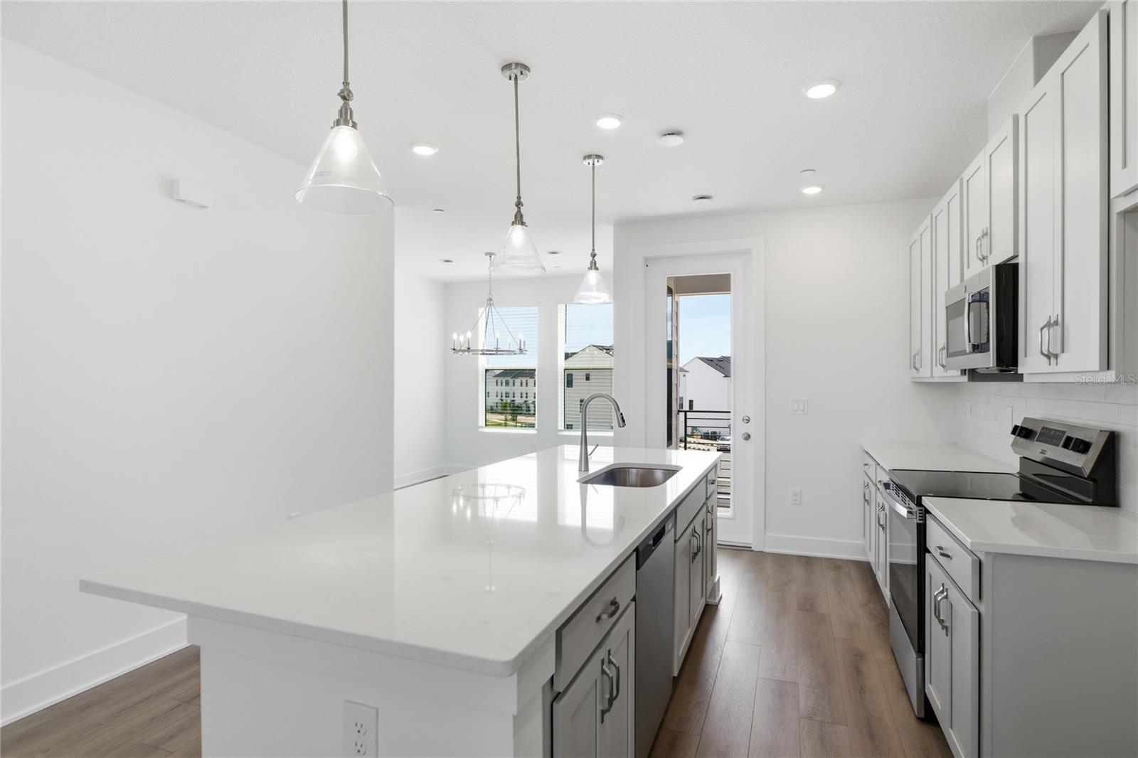Image 16 of 33 For 15267 Hamlin Park Drive