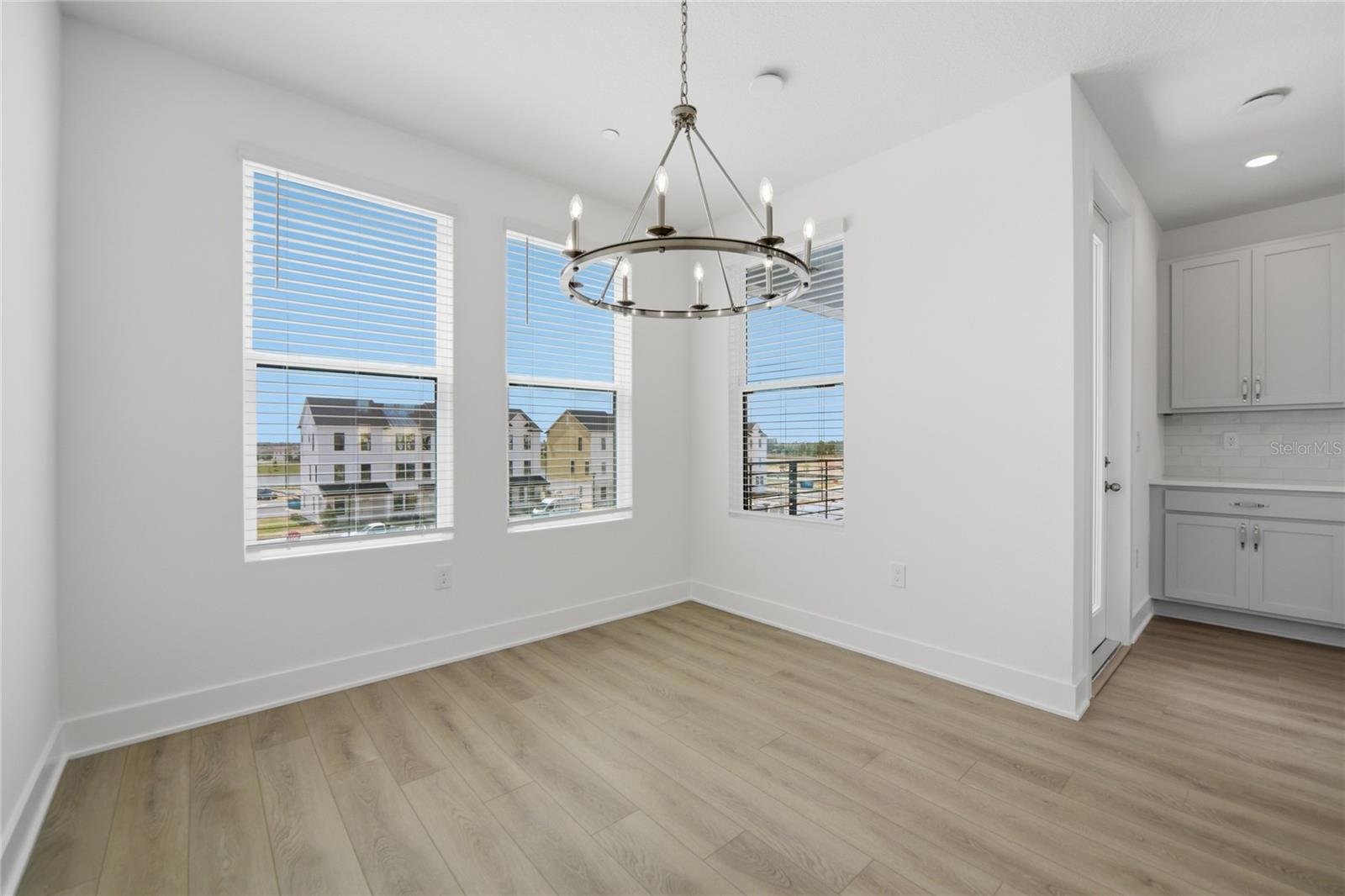 Image 18 of 33 For 15267 Hamlin Park Drive