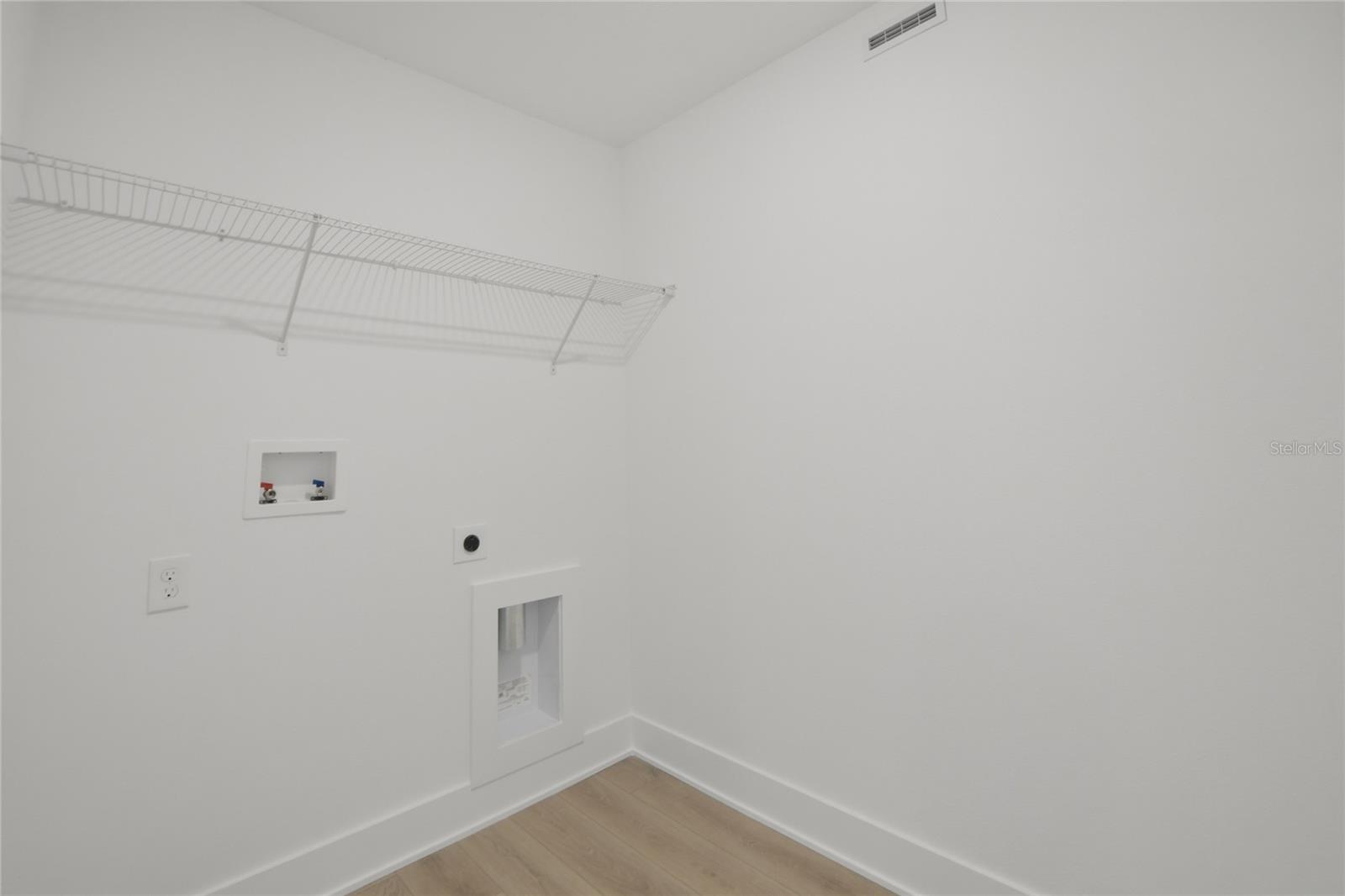 Image 31 of 33 For 15267 Hamlin Park Drive