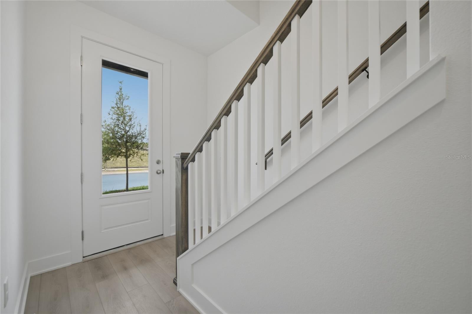 Image 5 of 33 For 15267 Hamlin Park Drive
