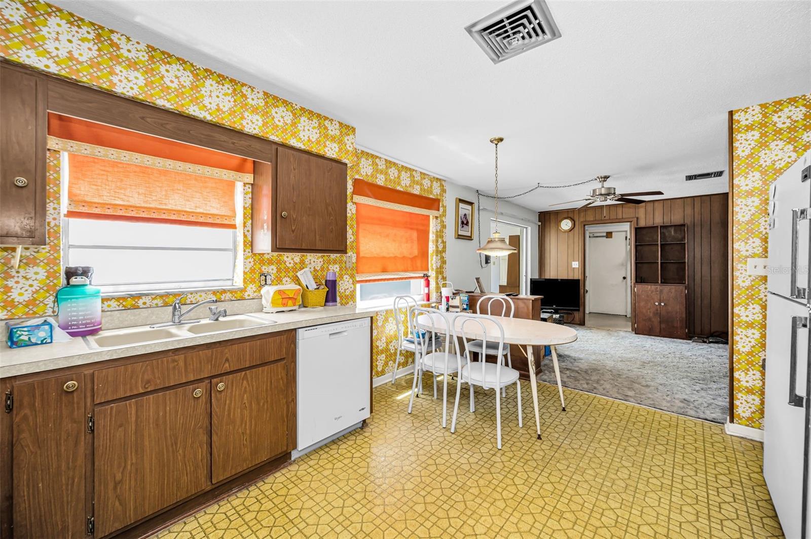 Image 16 of 39 For 2241 Jaffa Place