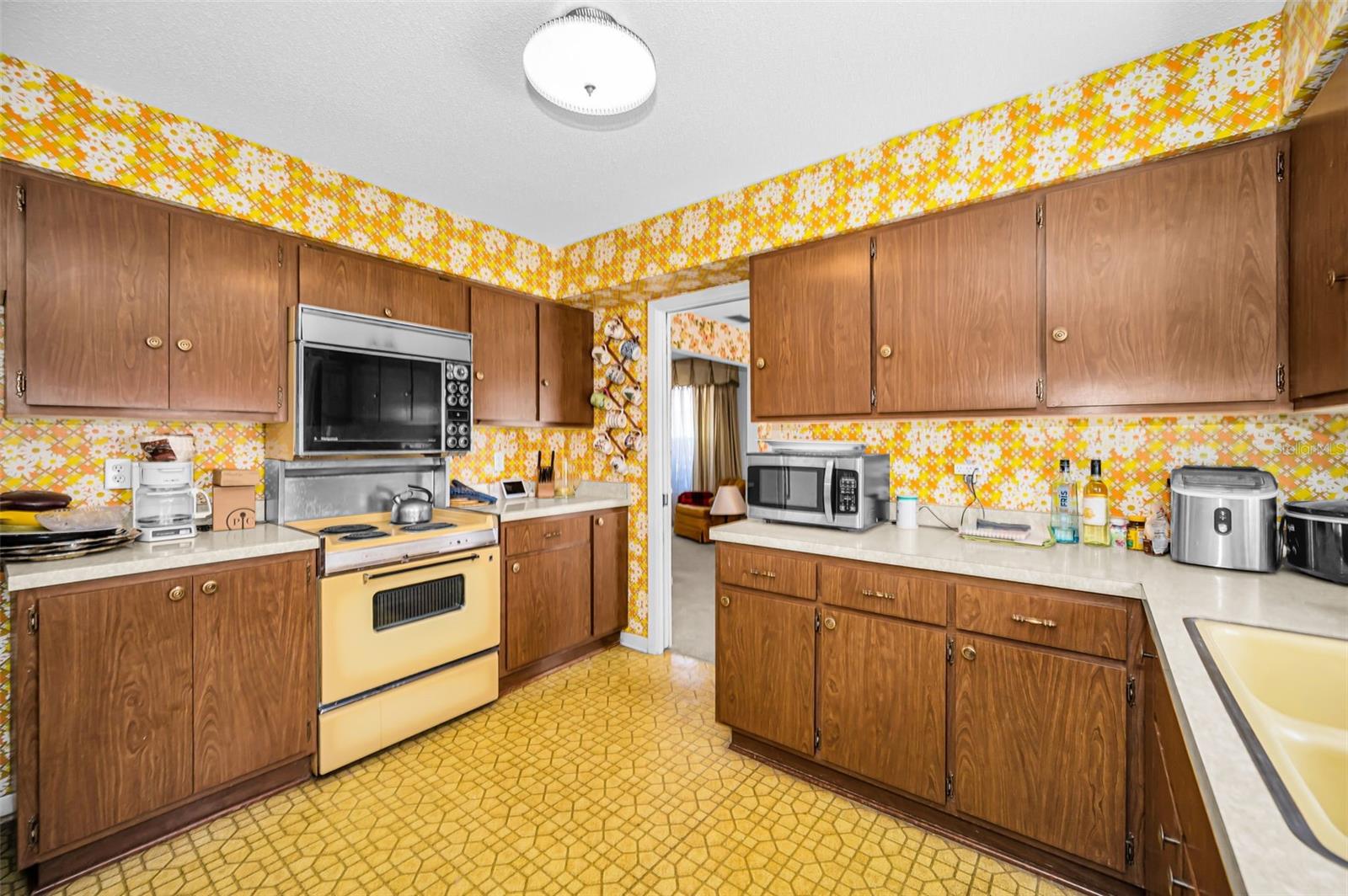 Image 18 of 39 For 2241 Jaffa Place