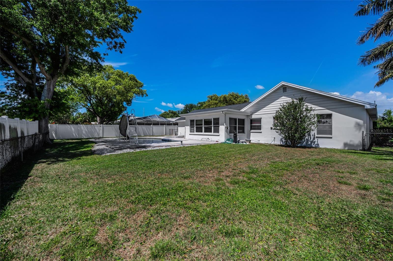 Image 35 of 39 For 2241 Jaffa Place