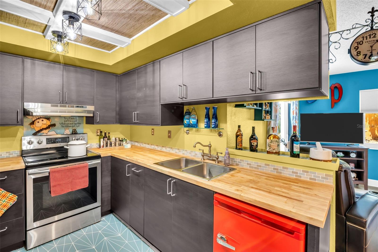 Image 14 of 46 For 2159 Barcelona Way S