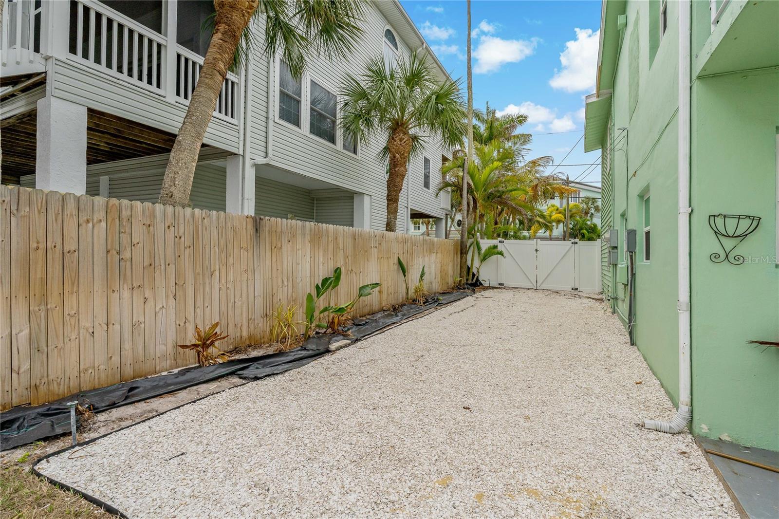 Image 24 of 32 For 8441 Bayshore Drive