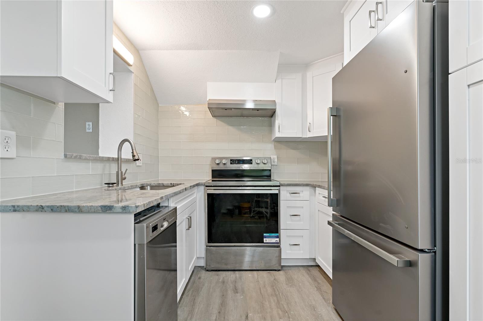 Image 9 of 32 For 8441 Bayshore Drive