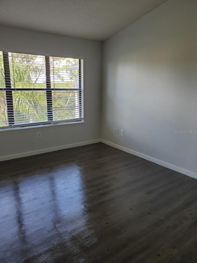 Image 7 of 35 For 11901 4th Street N 11308