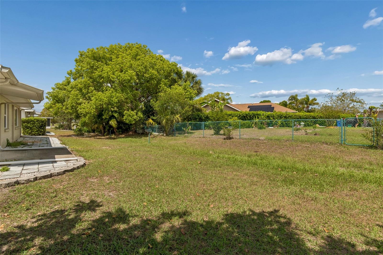 Image 28 of 31 For 209 Genet Court