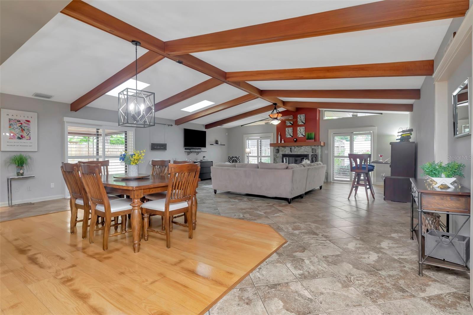 Image 12 of 72 For 8233 Forest Circle