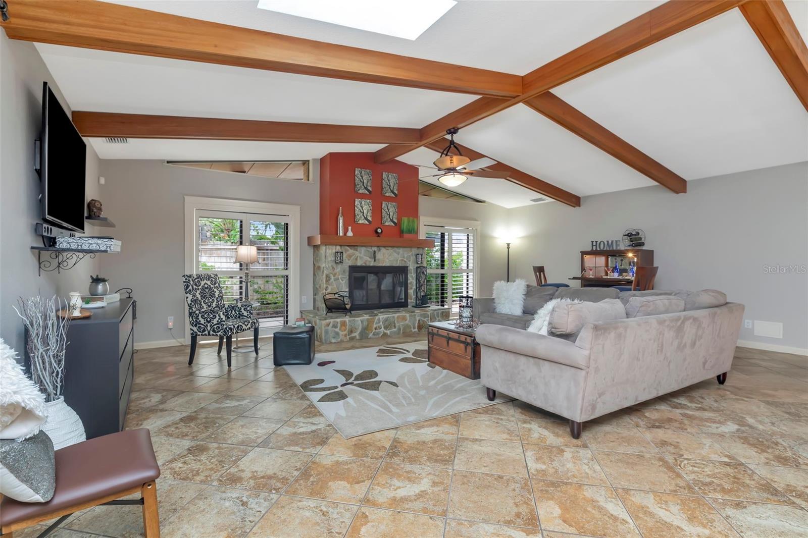 Image 13 of 72 For 8233 Forest Circle