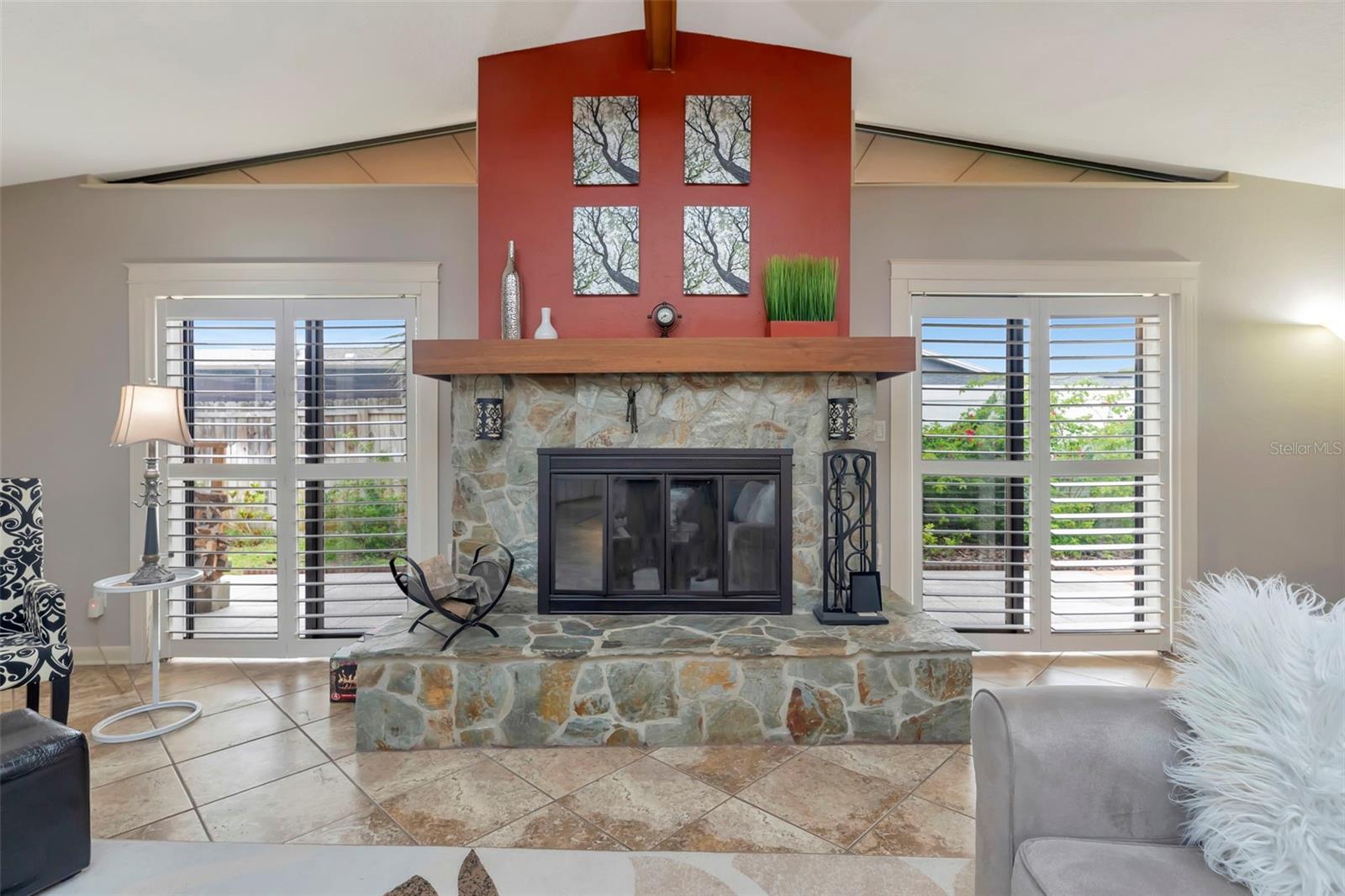 Image 14 of 72 For 8233 Forest Circle