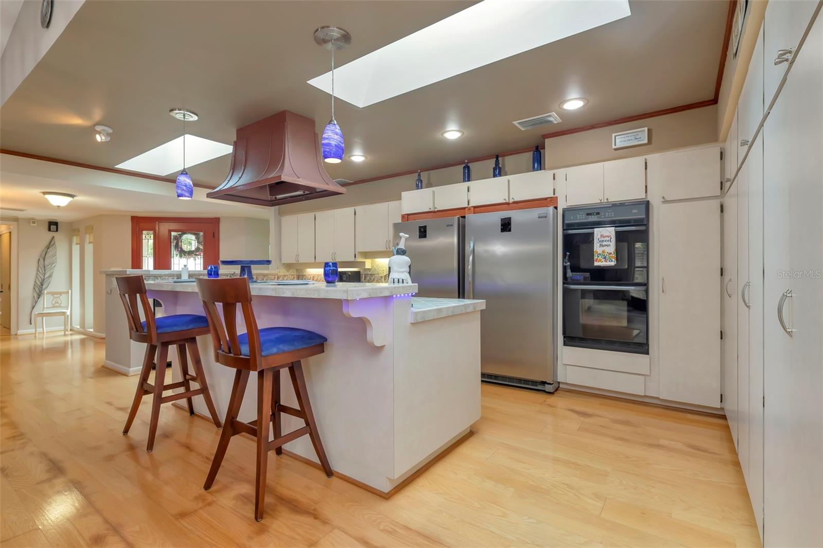 Image 17 of 72 For 8233 Forest Circle