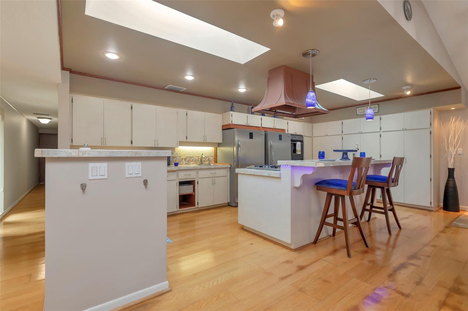 Image 20 of 72 For 8233 Forest Circle