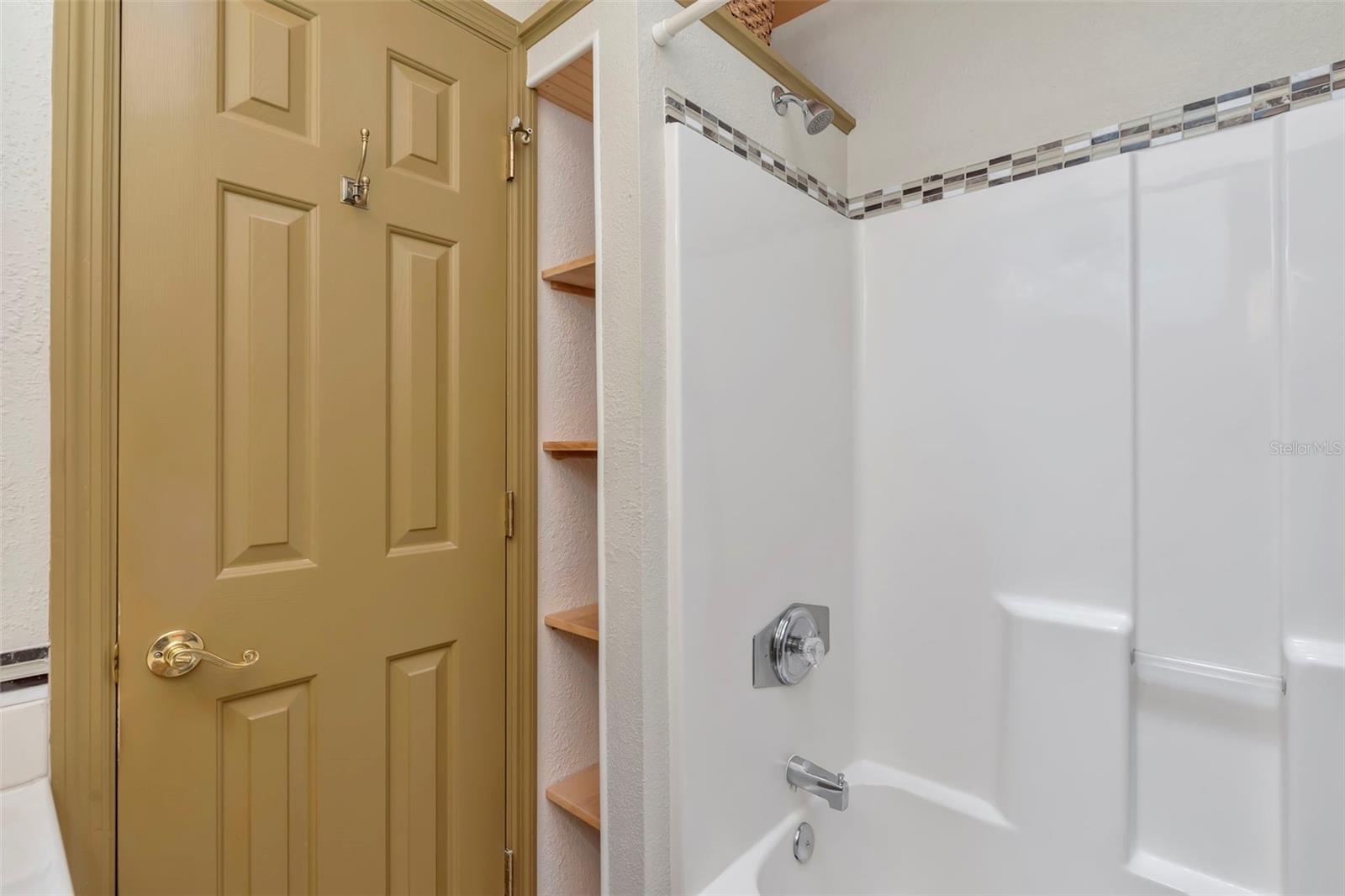 Image 30 of 72 For 8233 Forest Circle