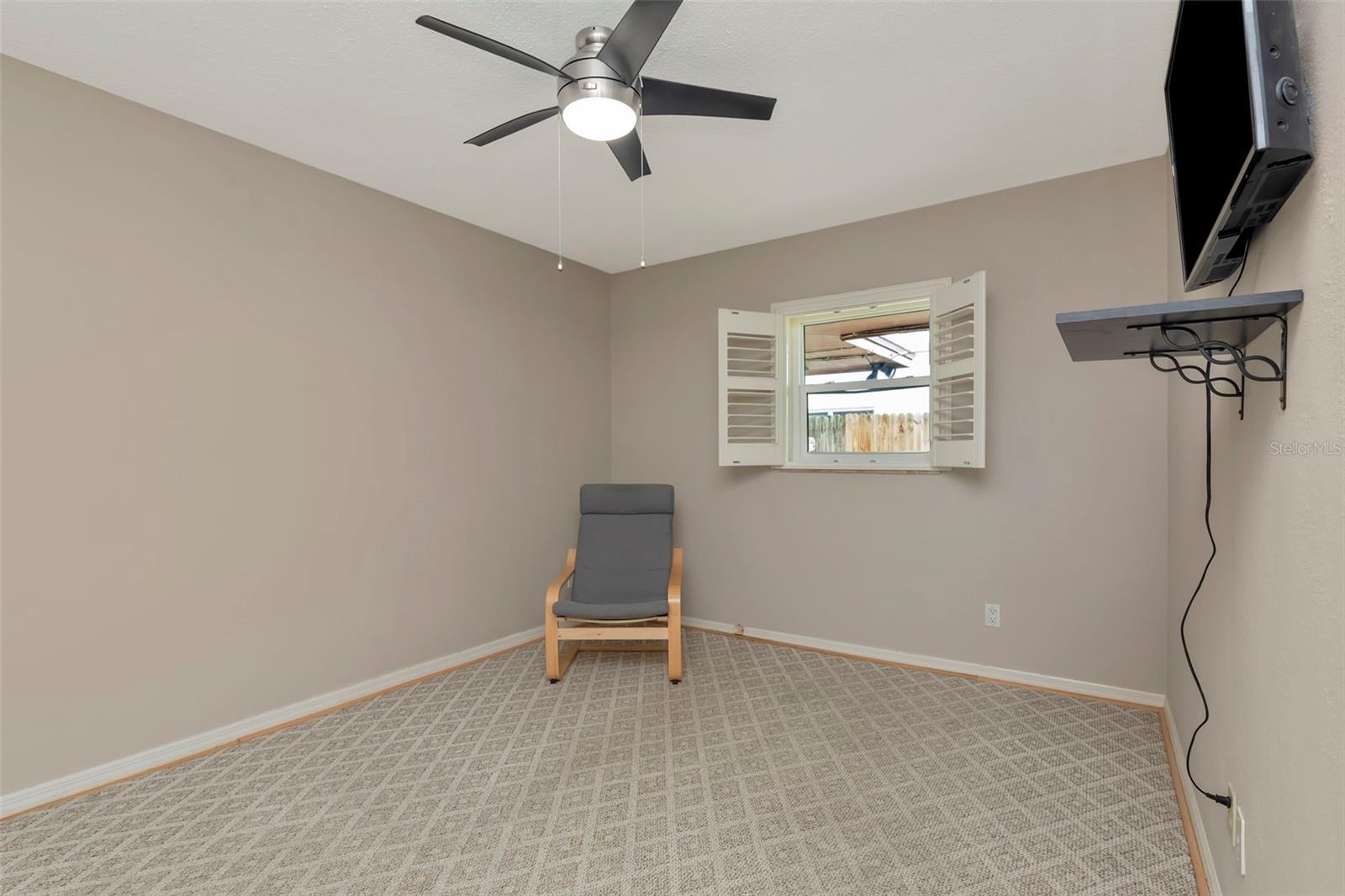 Image 31 of 72 For 8233 Forest Circle