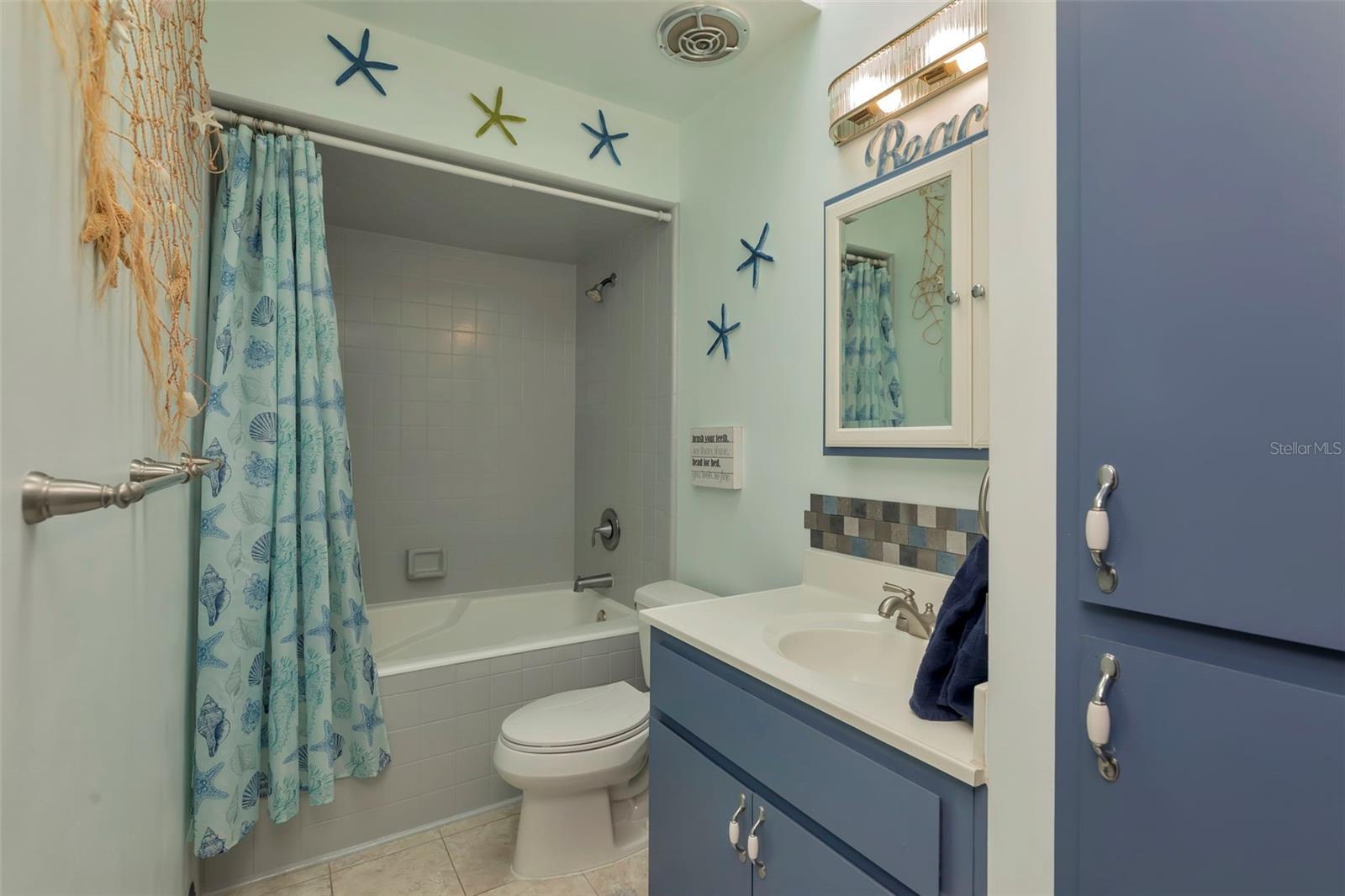 Image 33 of 72 For 8233 Forest Circle