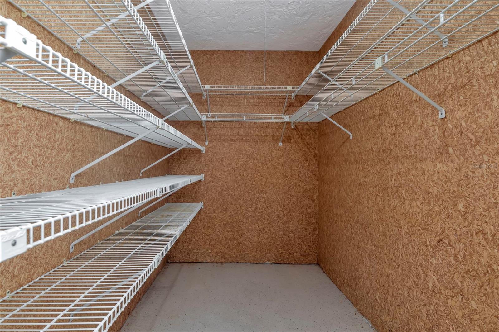 Image 37 of 72 For 8233 Forest Circle