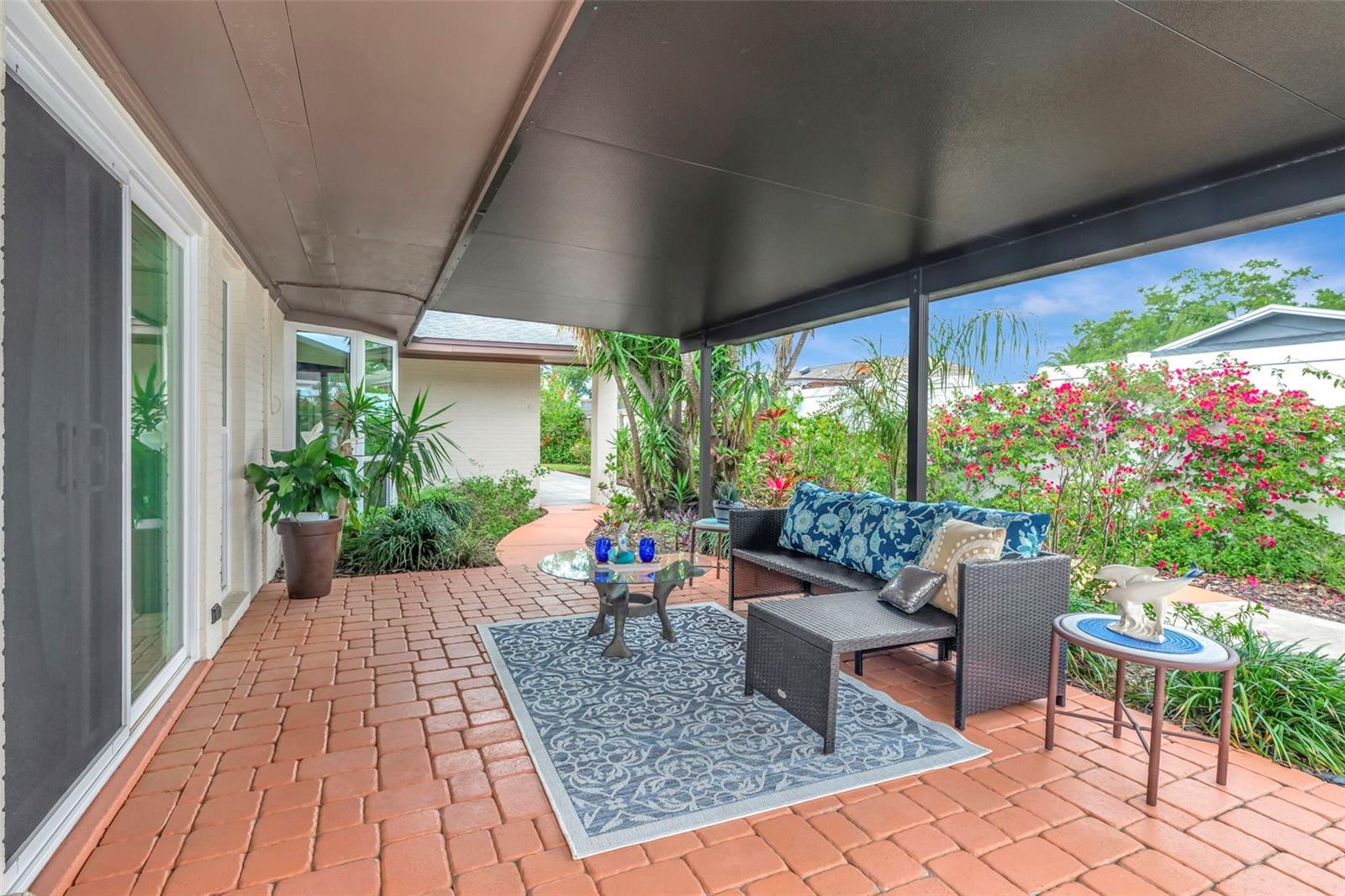 Image 4 of 72 For 8233 Forest Circle