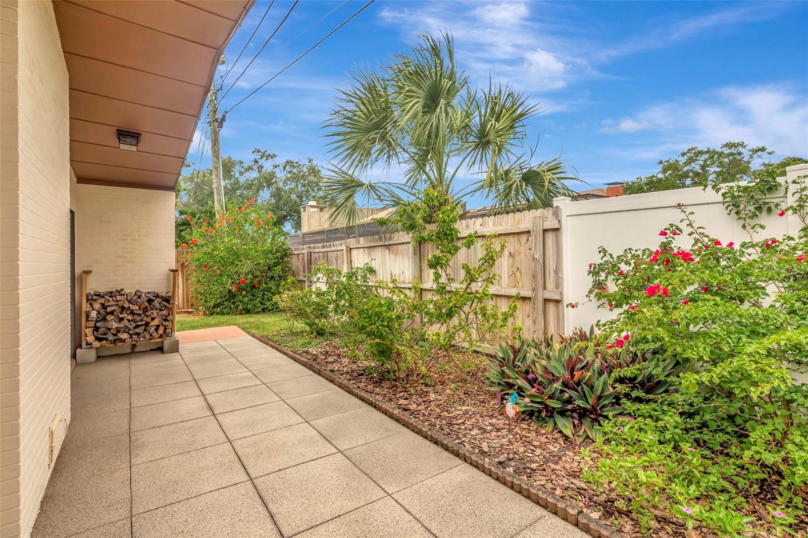 Image 41 of 72 For 8233 Forest Circle