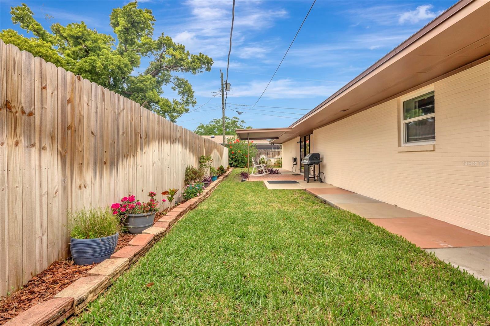 Image 44 of 72 For 8233 Forest Circle