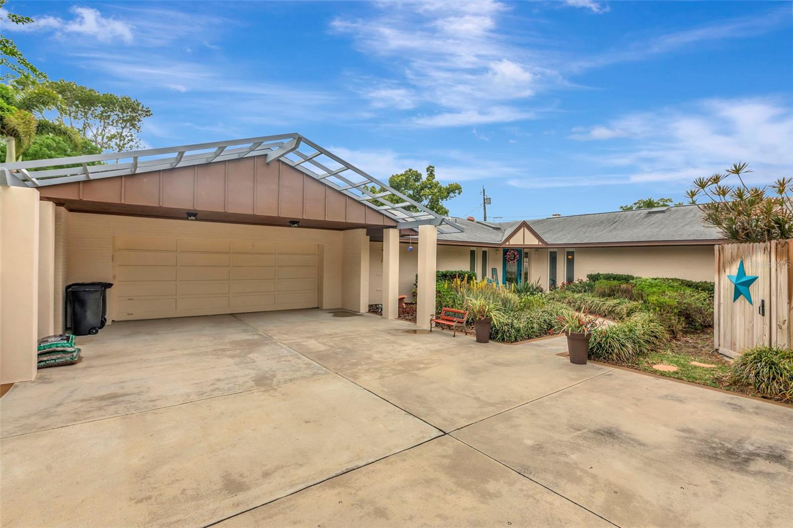 Image 45 of 72 For 8233 Forest Circle